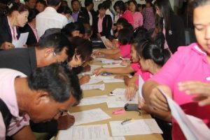 Thai households apply for government assistance to avoid moneylenders