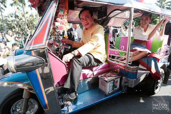 Thai Prime Minister and Thai Miss Universe promote Thai tourism