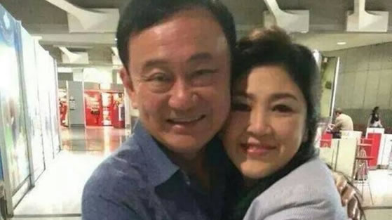 two former thai prime ministers thaksin and yingluck shiniwatra