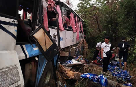 bus-road-accident-3-year-old-buy-rescuers-tears-cry-thailand-people-injured-laotian-woman