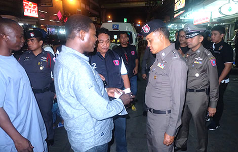 thai-police-bangkok-operation-sukhumvit-nana-area-criminal-tourists