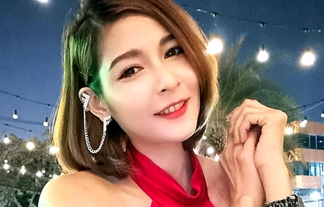 another-pretty-dies-hostess-at-a-party-in-bangkok