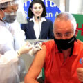 Over 75 expats urged to get a free COVID-19 jab from Monday as Pattaya man gives a thumbs up