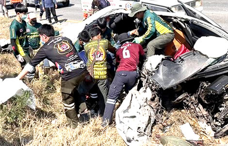 6-die-including-a-monk-in-uttaradit-smash