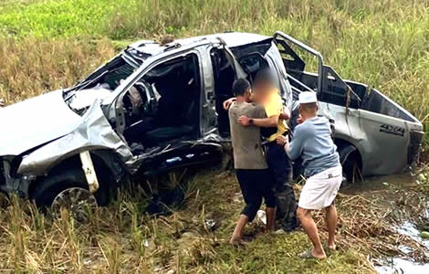 Police officer killed in a Pattani roadside bomb inside which hurled his police vehicle off the highway