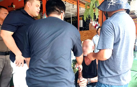 iPhone saves woman from a crossbow arrow fired by crazy Norwegian on Thursday morning in Surat Thani