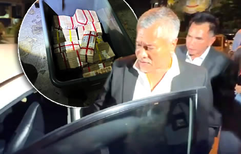 Top lawyer steps up to claim ฿12 million thrown out in trash. Says he kept it at his condo for safety
