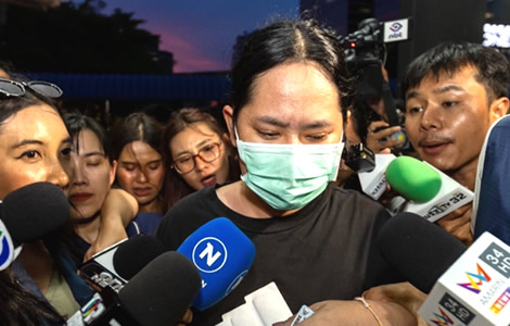 Seductress arrested at high end Nonthaburi housing estate for receiving embezzled monies from top monk