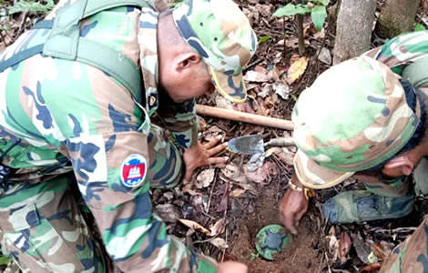 Cambodia caught red handed telling lies about PMN-2 mines. Soldiers on video clips planting bomb traps