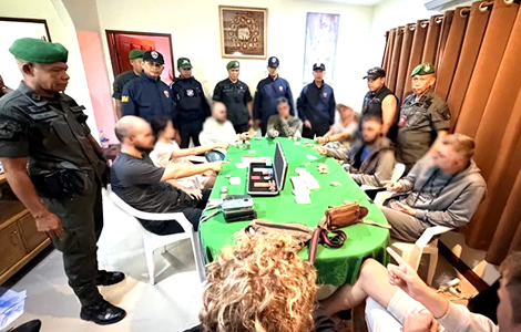 Ten foreign Poker players arrested in a police swoop on a renated house in Koh Phangan on Tuesday night