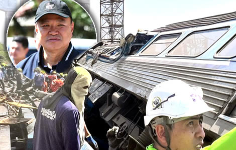 Prime Minister calls for contractors on high speed line to be blacklisted after 32 die in rail disaster