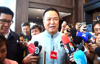 National flag coalition suggested. PM warned that complaints to the Election Commission must be heard