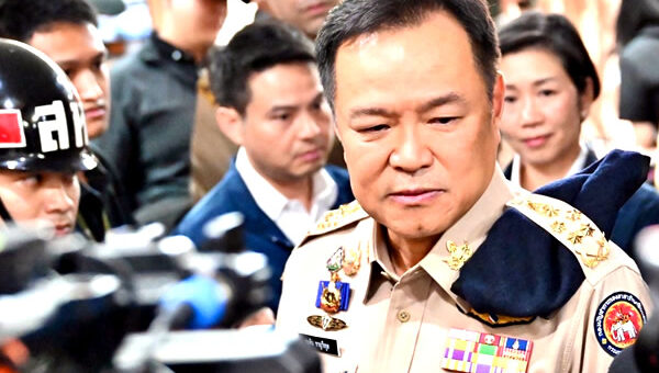 Prime Minister Anutin apologises for  comments made by army commander in South to mend fences