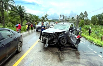 Horror crash in southern Chumphon province leaves six dead on the road after head on impact at speed