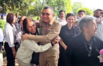 Deputy Governor Krung, in the eye of a political storm receives a hero’s welcome in Nakhon Si Thammarat