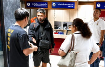 Brit arrested for assaulting Phuket tuk-tuk driver, stripped of visa and charged with a criminal offence