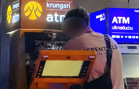 Police respond within 10 minutes to drunk foreign tourist attacking and breaking into ATM for lost card
