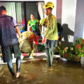 Flooding tragedy in Samut Prakan near Bangkok. Two die from electrocution after family car is submerged